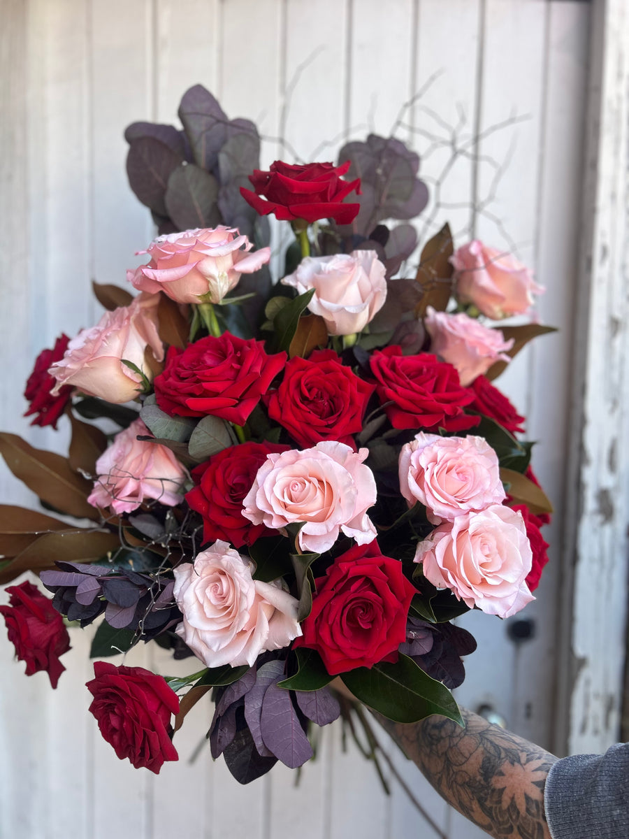 24 beautiful Columbian roses – Spotted Orchid