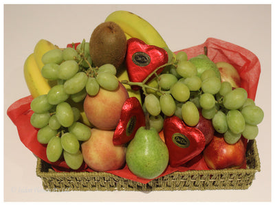 Gift Hamper Fruit and chocolates