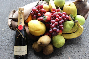 Fruit husk hamper with Moet