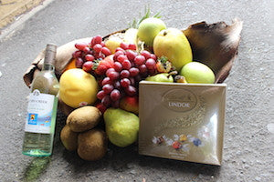 Fruit husk hamper with Sauvignon Blanc and chocolates