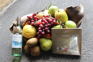 Fruit husk hamper with Sauvignon Blanc and chocolates