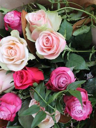 Bouquet of Different Toned Roses – Spotted Orchid